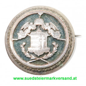 Münzbrosche mit ungarischem Wappen