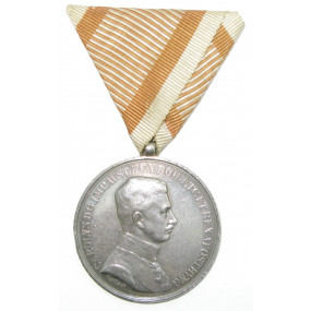 Kaiser Karl , Silberne Tapferkeitsmedaille 1. Klasse  