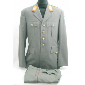 Uniformrock und Hose eines Generalleutnant des österreichischen Bundesheeres der 2. Republik