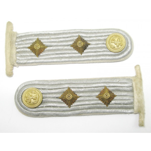 Kriegsmarine Paar Schulterstücke für einen Kapitänleutnant 